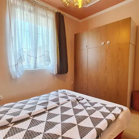 House Maya Apartman