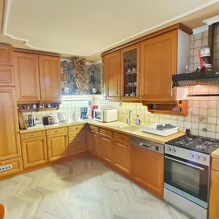 House Maya Apartman *